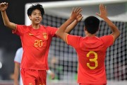 李镇全将被德甲狼堡队以490万转会费引进，重庆球迷祝福回应，却是假新闻